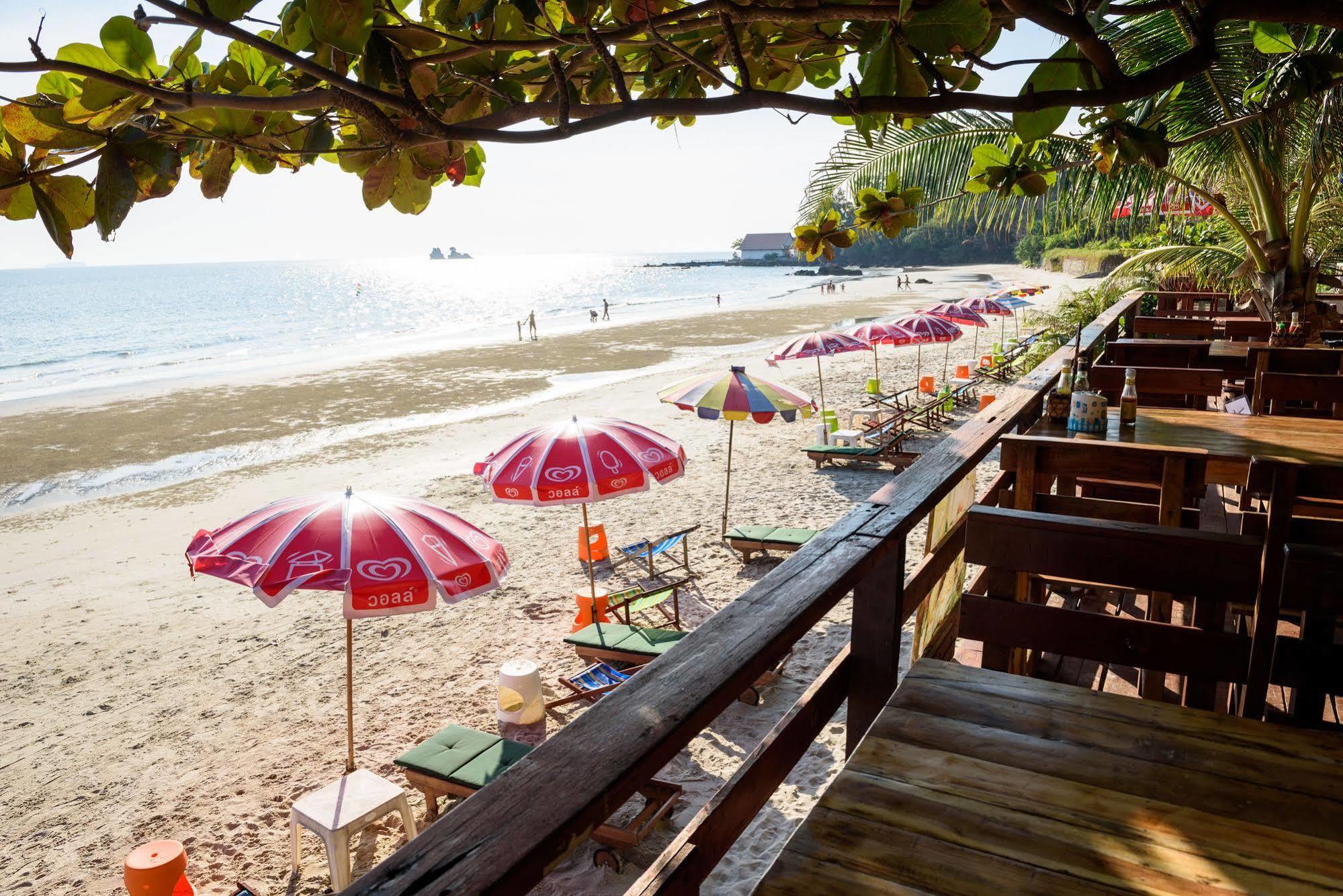 Baansuan Aokhai Beach Resort Mae Phim Eksteriør billede
